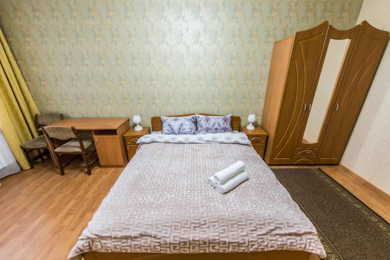 Уютная, Просторная Видовая Трехкомнатная Квартира Возле Метро Академгородок На 6 Мест Kiev Esterno foto